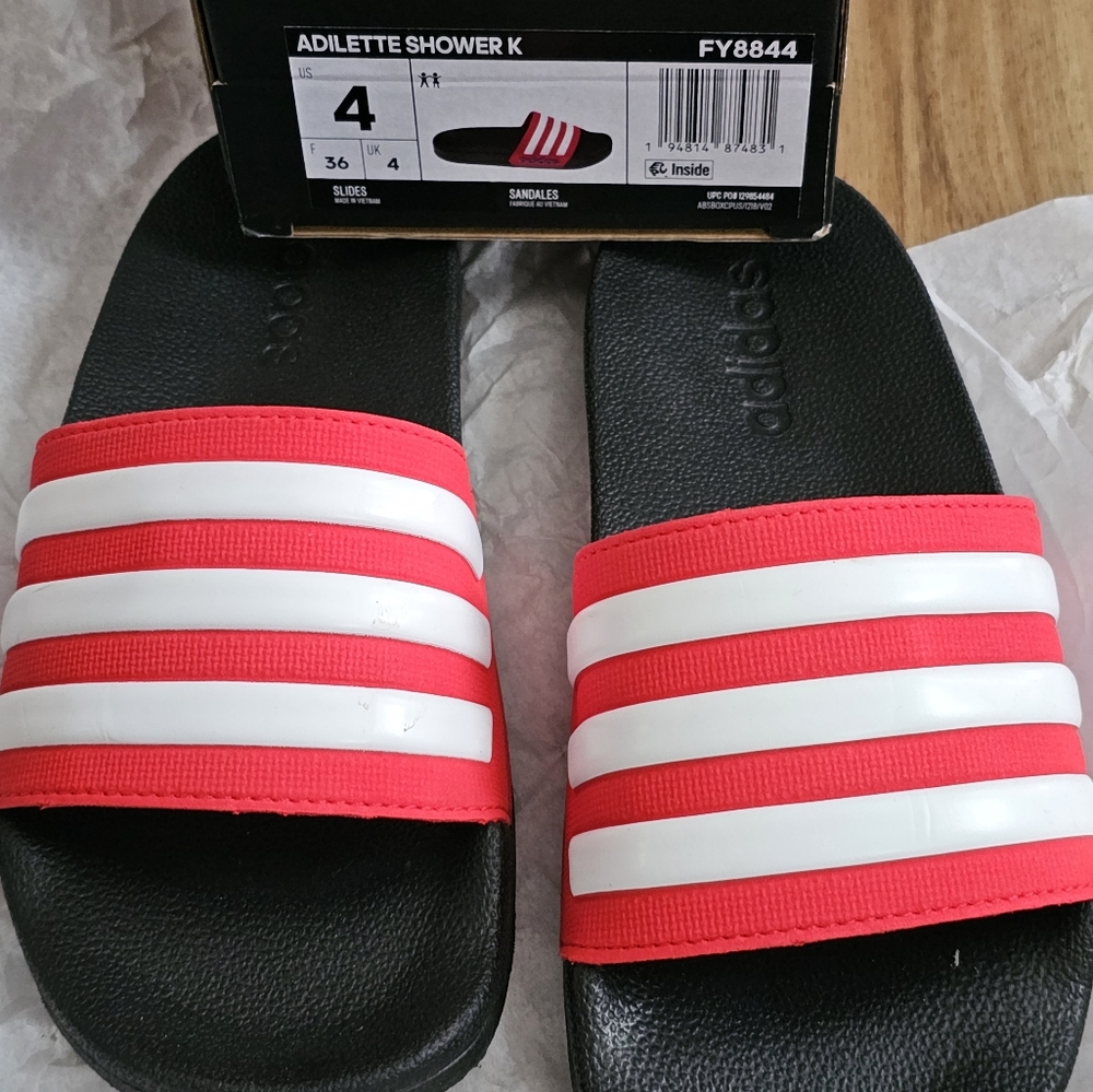 Adidas Adilette Shower Slide, Size 4 for Boys.